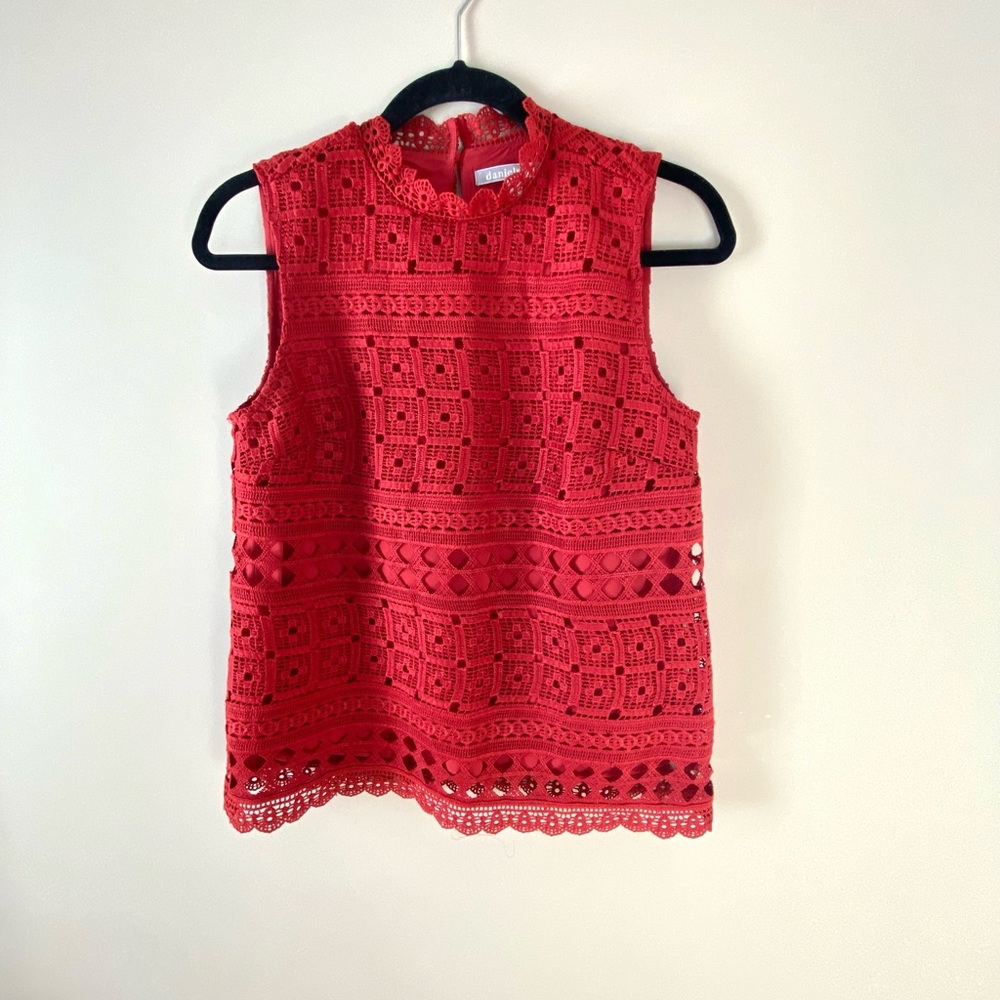 Anthropologie Laced Red Sleeveless Blouse NWOT (size xs)
